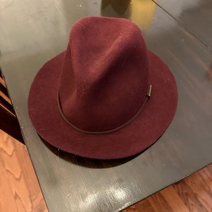 Overland hat burgundy